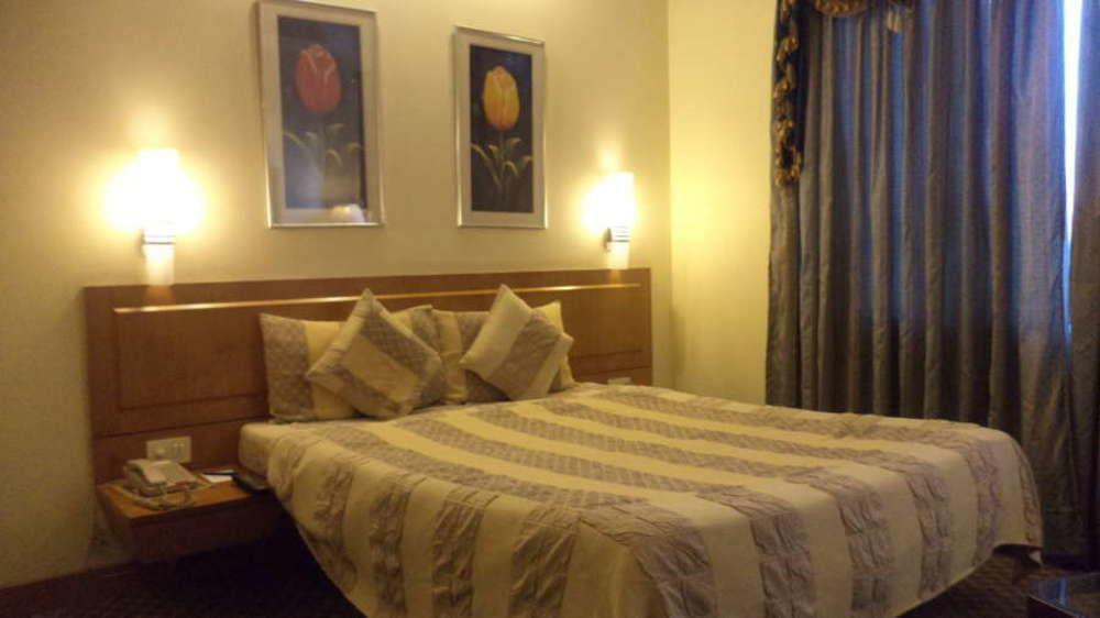 Vishwaratna Hotel Guwahati Zewnętrze zdjęcie