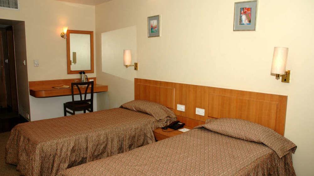 Vishwaratna Hotel Guwahati Zewnętrze zdjęcie