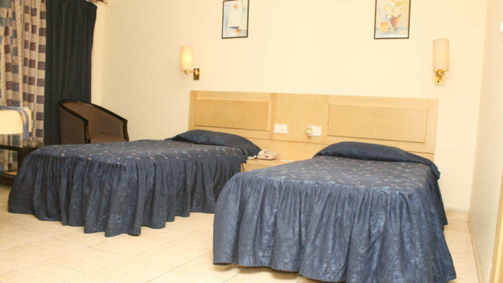 Vishwaratna Hotel Guwahati Zewnętrze zdjęcie