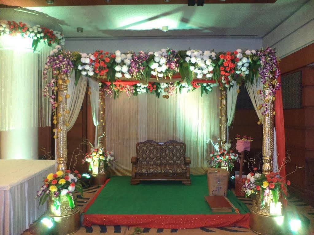 Vishwaratna Hotel Guwahati Zewnętrze zdjęcie