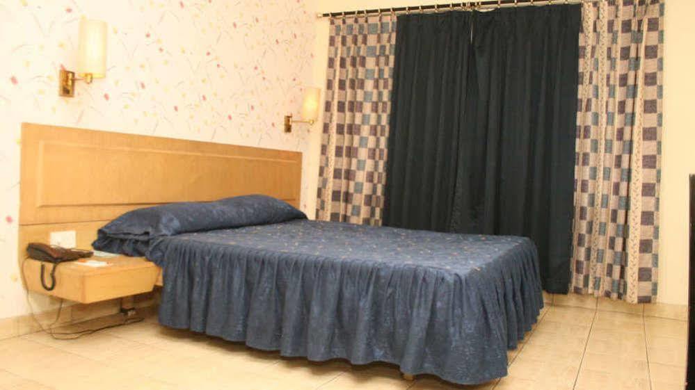 Vishwaratna Hotel Guwahati Zewnętrze zdjęcie