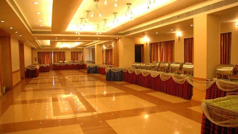 Vishwaratna Hotel Guwahati Zewnętrze zdjęcie