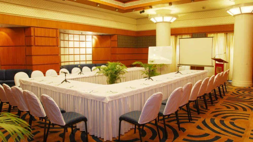 Vishwaratna Hotel Guwahati Zewnętrze zdjęcie