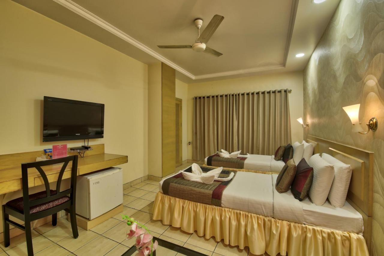 Vishwaratna Hotel Guwahati Zewnętrze zdjęcie
