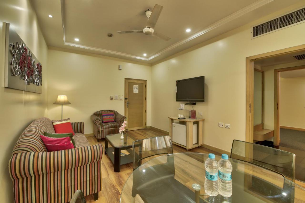 Vishwaratna Hotel Guwahati Zewnętrze zdjęcie
