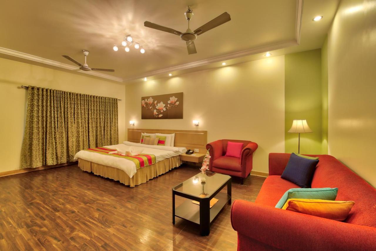 Vishwaratna Hotel Guwahati Zewnętrze zdjęcie