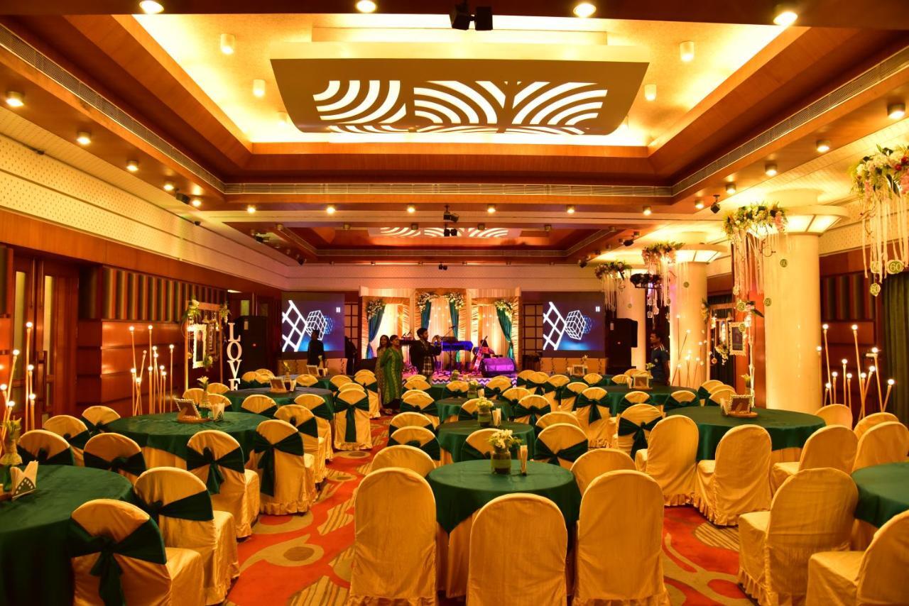 Vishwaratna Hotel Guwahati Zewnętrze zdjęcie