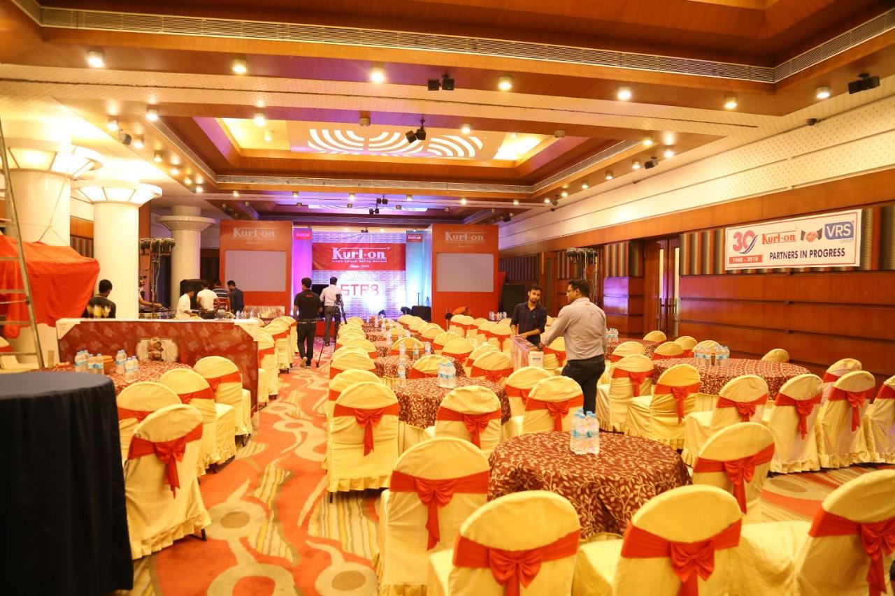 Vishwaratna Hotel Guwahati Zewnętrze zdjęcie