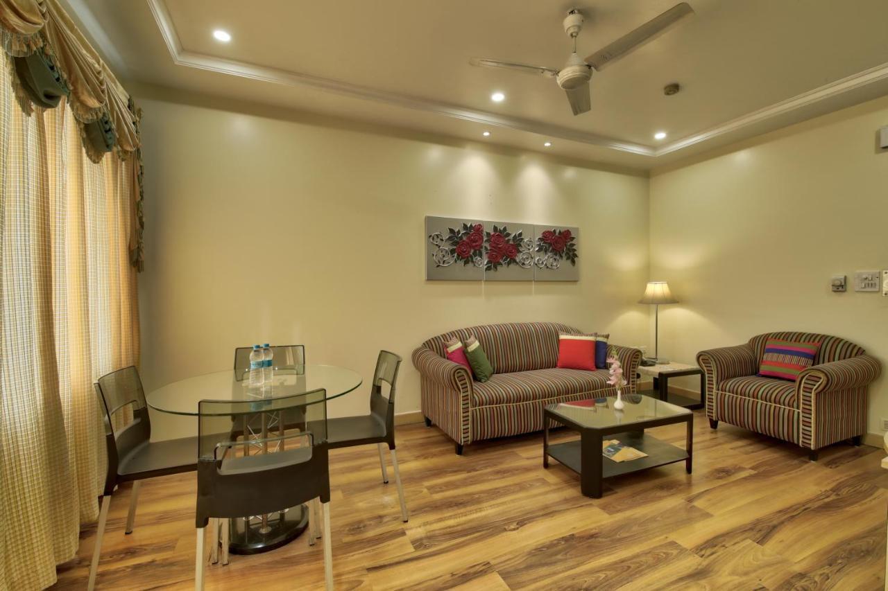 Vishwaratna Hotel Guwahati Zewnętrze zdjęcie