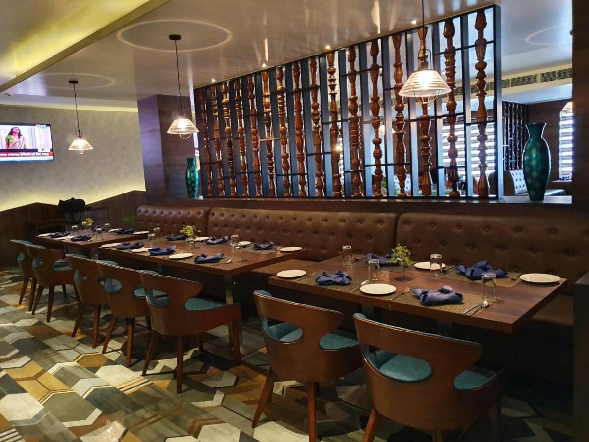 Vishwaratna Hotel Guwahati Zewnętrze zdjęcie